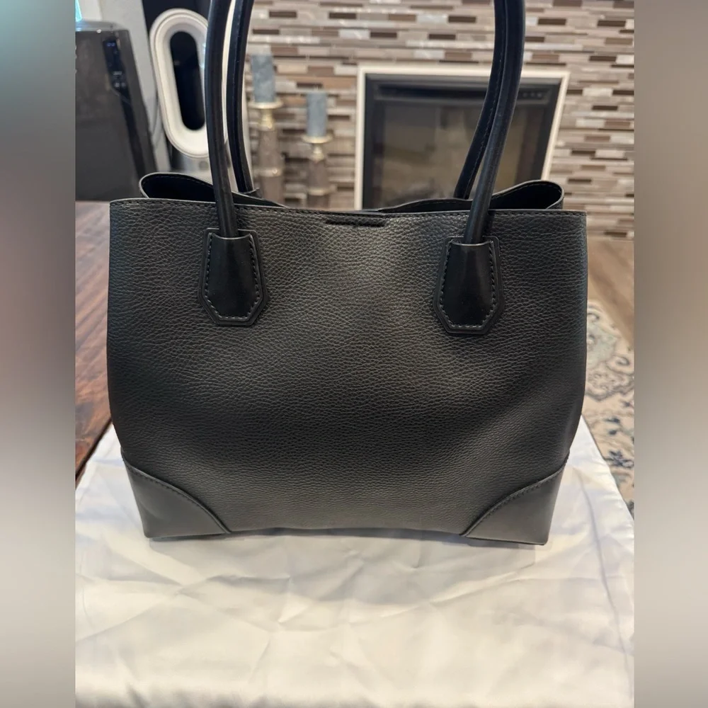 Michael Kors Mercer Gallery Tote (EUC) - Picture 5 of 14